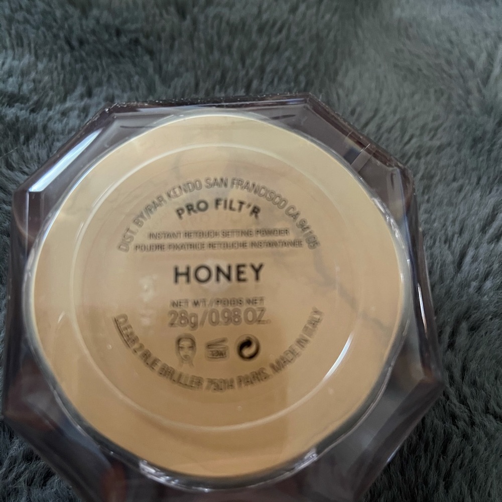 Fenty Pro Filt'r Instant Retouch Powder honey - Picture 4 of 5
